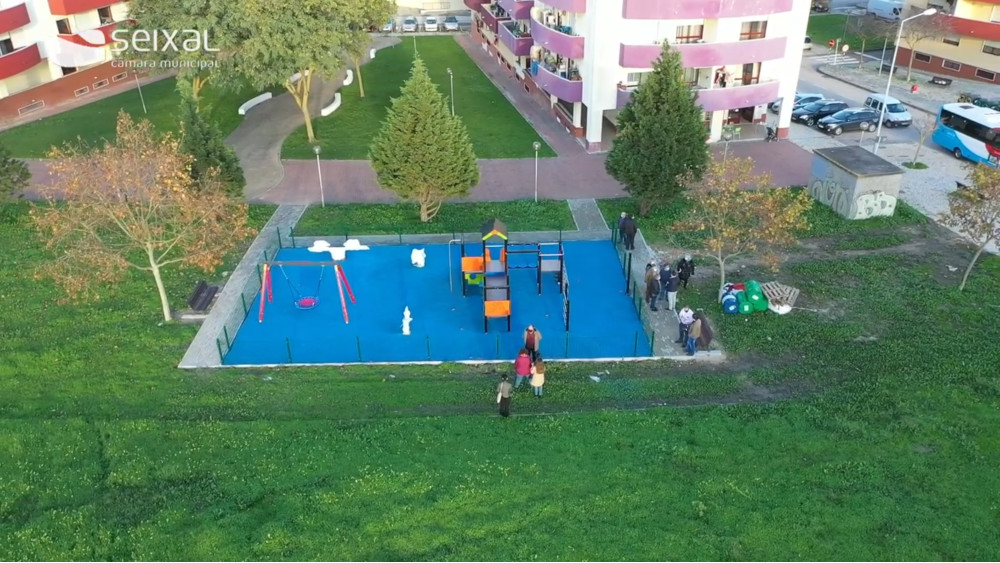 Novo parque infantil nas Colinas do Sul