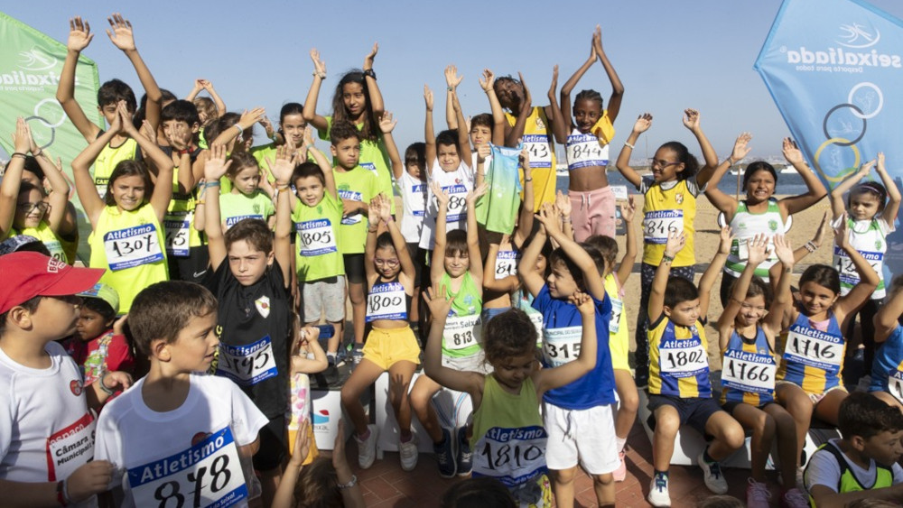 Núcleo do Sporting promove atletismo na Praia do Seixal