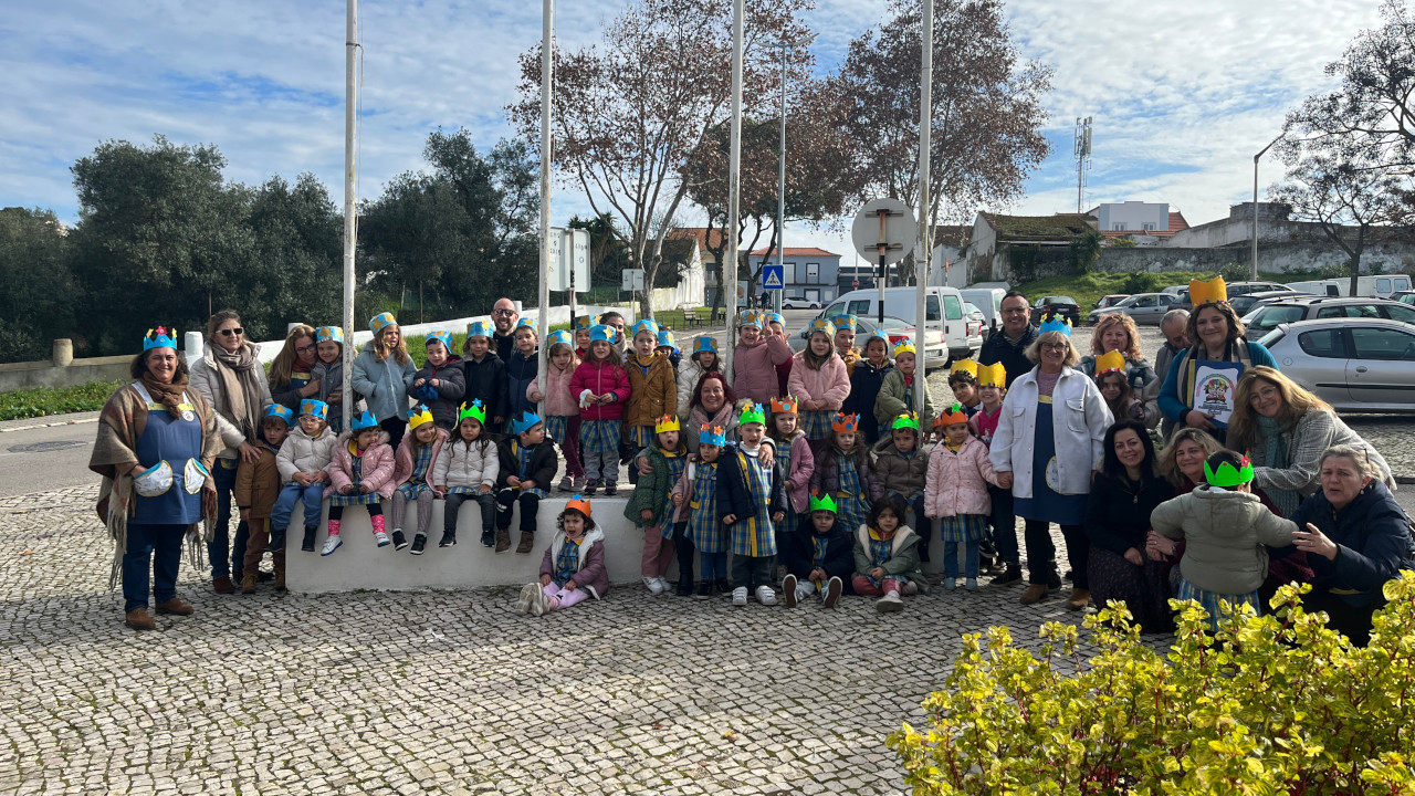 Crianças do Jardim de Infância dos Serviços Sociais celebram o Dia de Reis