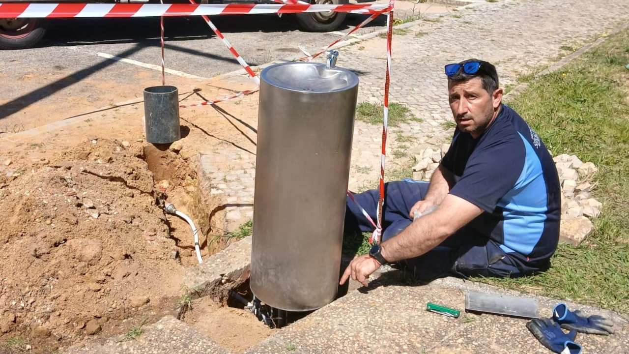 Novo bebedouro no espaço de jogo e recreio da Boa Hora