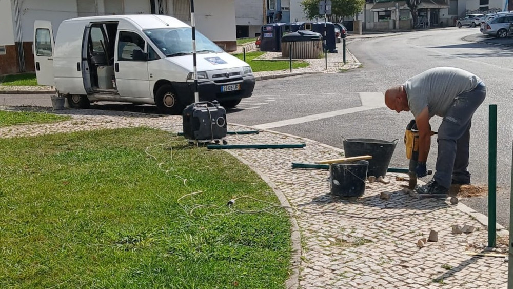 Colocação de limitadores de estacionamento na Boa Hora